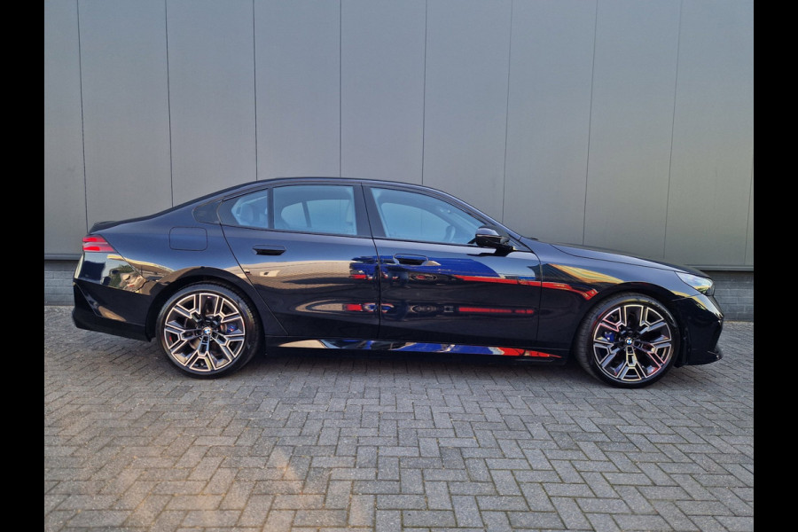 BMW 5 Serie 550e xDrive M Sport Package Pro /Led /Pano /BTW