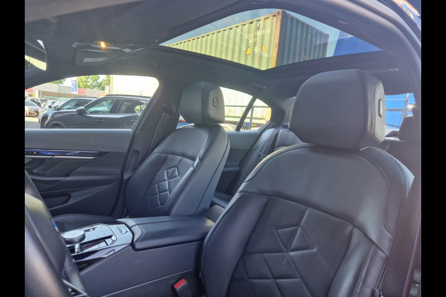BMW 5 Serie 550e xDrive M Sport Package Pro /Led /Pano /BTW