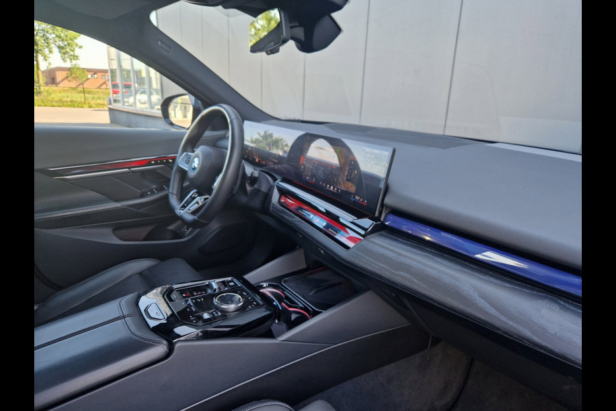 BMW 5 Serie 550e xDrive M Sport Package Pro /Led /Pano /BTW