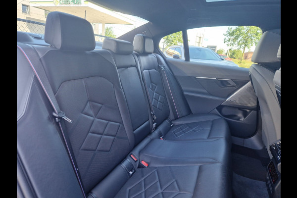 BMW 5 Serie 550e xDrive M Sport Package Pro /Led /Pano /BTW