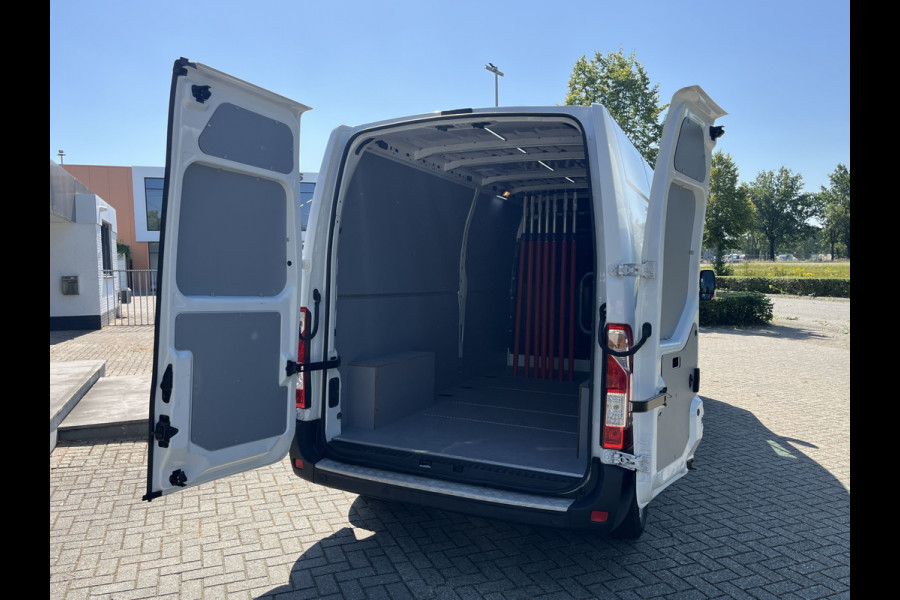 Renault Master T35 2.3 dCi 150 L3H2 Energy 150pk 6-bak | Geveerde stoel | Camera | Cruise | Airco |
