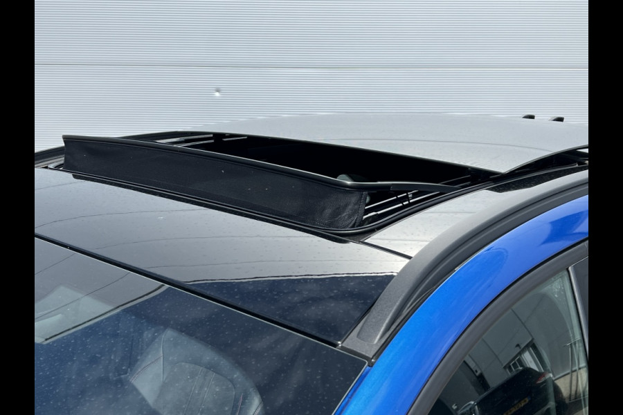 Ford Kuga Plug-In Hybrid ST-Line X TREKHAAK! BLACKPACK! PANODAK! TECHPACK!
