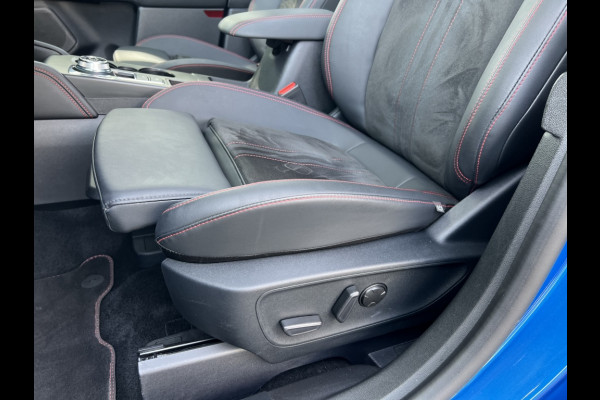 Ford Kuga Plug-In Hybrid ST-Line X TREKHAAK! BLACKPACK! PANODAK! TECHPACK!