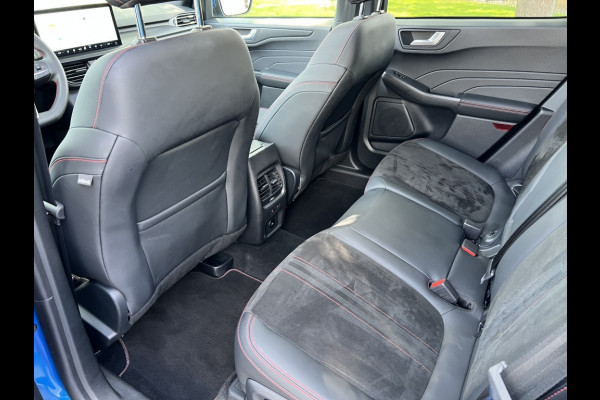 Ford Kuga Plug-In Hybrid ST-Line X TREKHAAK! BLACKPACK! PANODAK! TECHPACK!
