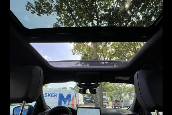 Ford Kuga Plug-In Hybrid ST-Line X TREKHAAK! BLACKPACK! PANODAK! TECHPACK!