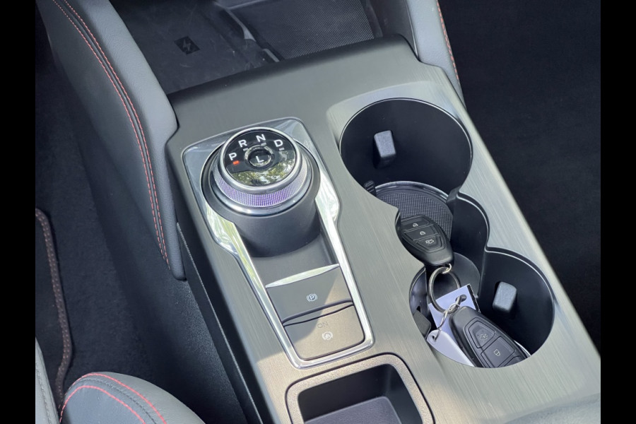 Ford Kuga Plug-In Hybrid ST-Line X TREKHAAK! BLACKPACK! PANODAK! TECHPACK!