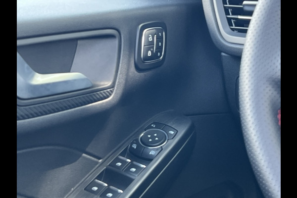 Ford Kuga Plug-In Hybrid ST-Line X TREKHAAK! BLACKPACK! PANODAK! TECHPACK!