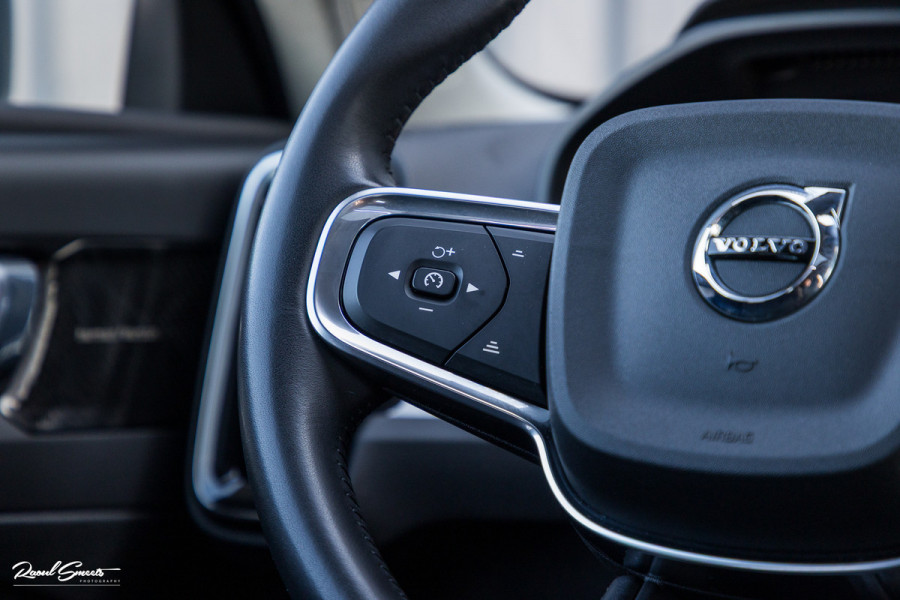 Volvo XC40 1.5 T4 Recharge Inscription Expression | Panorama dak | Adaptieve cruise | Blis | Harman Kardon |