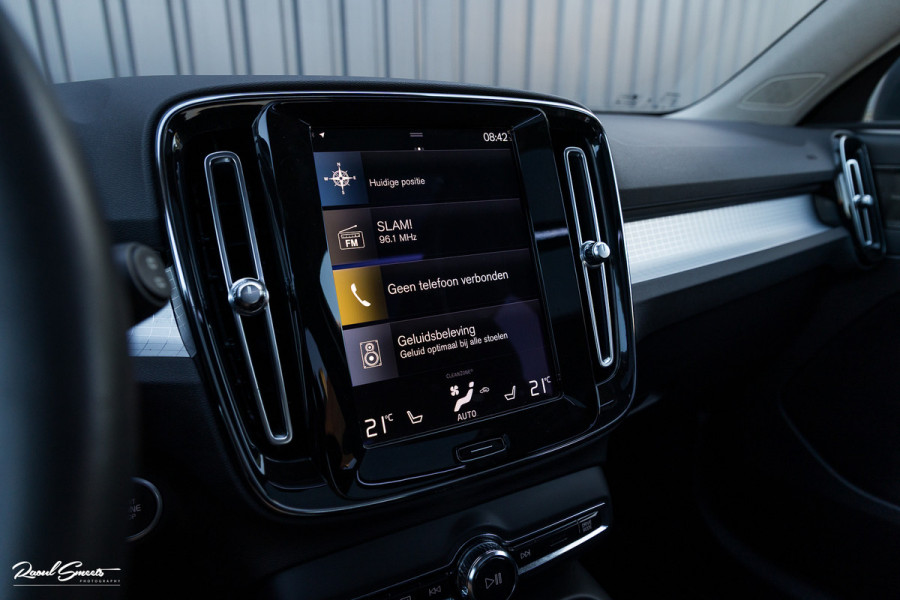 Volvo XC40 1.5 T4 Recharge Inscription Expression | Panorama dak | Adaptieve cruise | Blis | Harman Kardon |