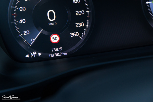 Volvo XC40 1.5 T4 Recharge Inscription Expression | Panorama dak | Adaptieve cruise | Blis | Harman Kardon |
