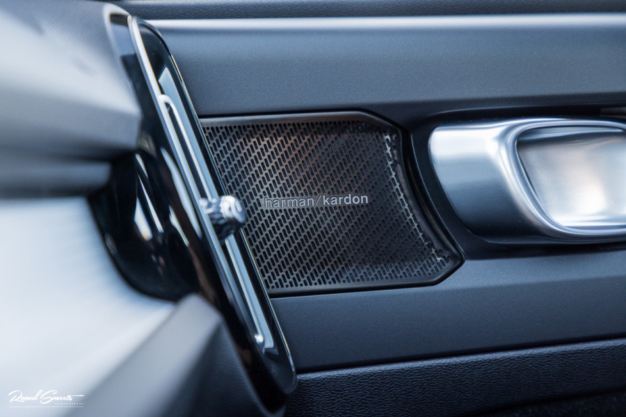 Volvo XC40 1.5 T4 Recharge Inscription Expression | Panorama dak | Adaptieve cruise | Blis | Harman Kardon |