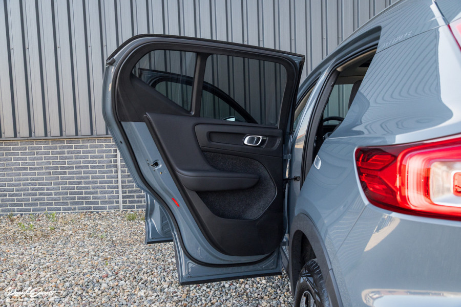 Volvo XC40 1.5 T4 Recharge Inscription Expression | Panorama dak | Adaptieve cruise | Blis | Harman Kardon |