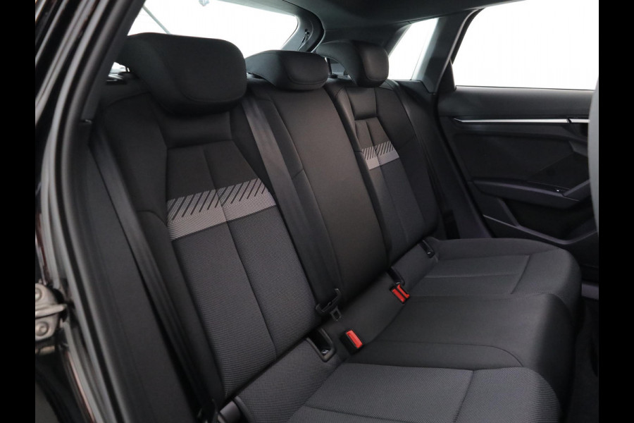 Audi A3 Sportback 30 TFSI Advanced edition 110 pk S-tronic | Navigatie | Parkeersensoren achter | LED koplampen | Cruise control | Apple Carplay/Android Auto |