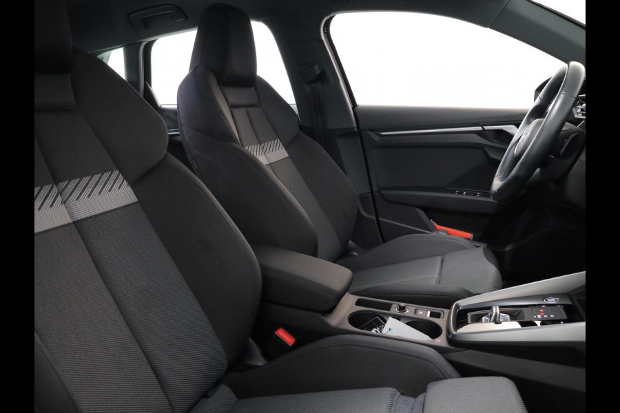 Audi A3 Sportback 30 TFSI Advanced edition 110 pk S-tronic | Navigatie | Parkeersensoren achter | LED koplampen | Cruise control | Apple Carplay/Android Auto |