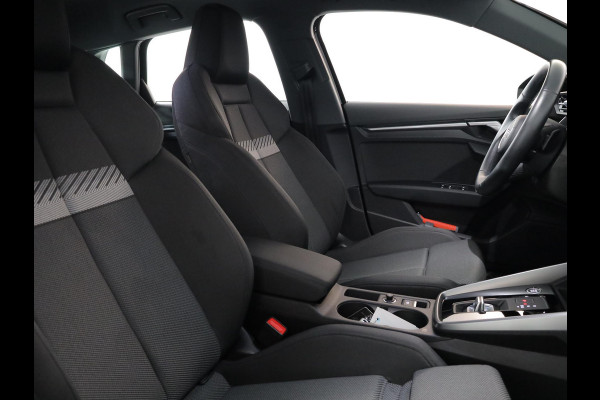 Audi A3 Sportback 30 TFSI Advanced edition 110 pk S-tronic | Navigatie | Parkeersensoren achter | LED koplampen | Cruise control | Apple Carplay/Android Auto |