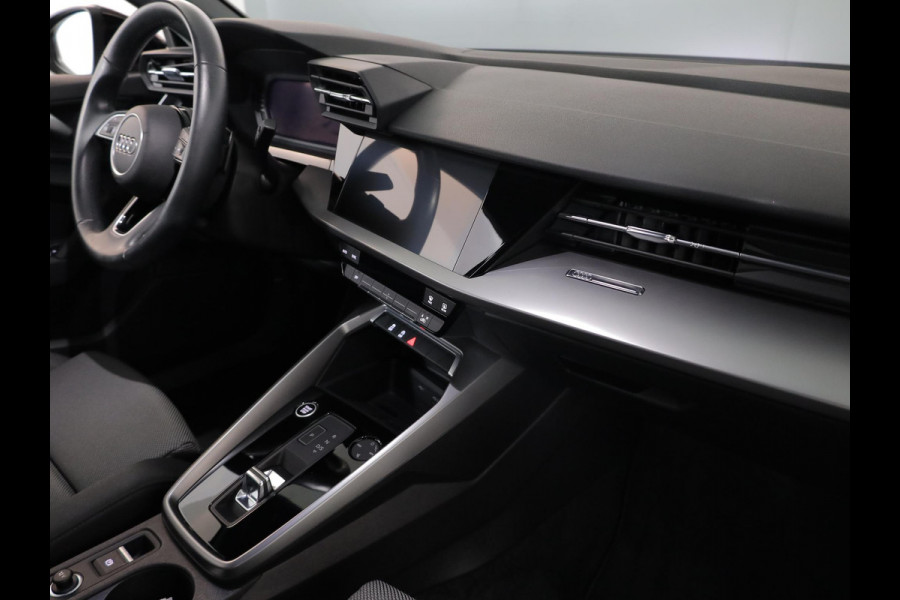 Audi A3 Sportback 30 TFSI Advanced edition 110 pk S-tronic | Navigatie | Parkeersensoren achter | LED koplampen | Cruise control | Apple Carplay/Android Auto |
