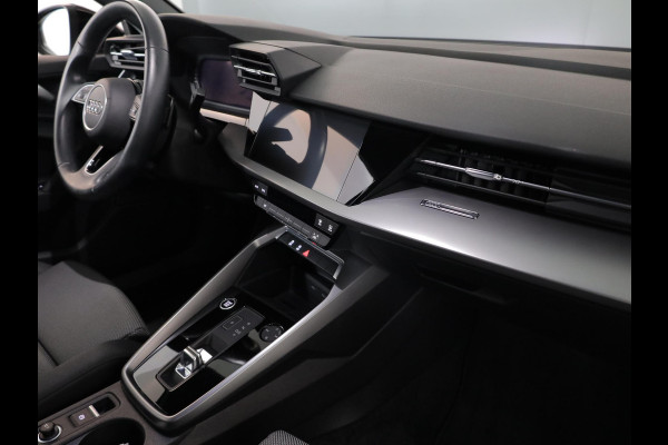 Audi A3 Sportback 30 TFSI Advanced edition 110 pk S-tronic | Navigatie | Parkeersensoren achter | LED koplampen | Cruise control | Apple Carplay/Android Auto |