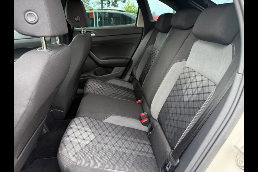 Volkswagen Taigo 1.0 TSI R-Line - Automaat - Navi - Camera - LED - Climate - Org.nl
