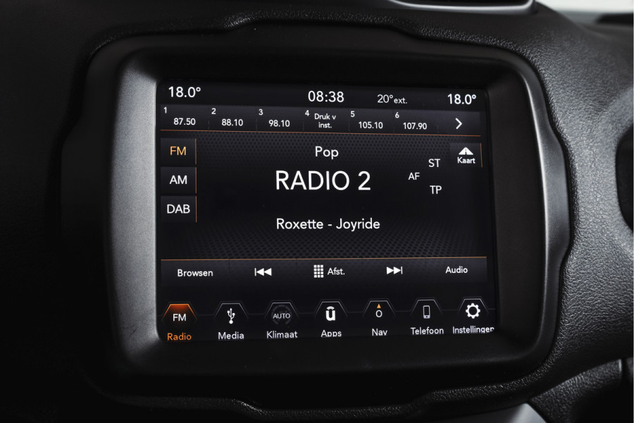 Jeep Renegade 1.6 E-Torq Night Eagle II 111PK | Cruise | PDC | NAV | ECC | DAB | LM 18" |