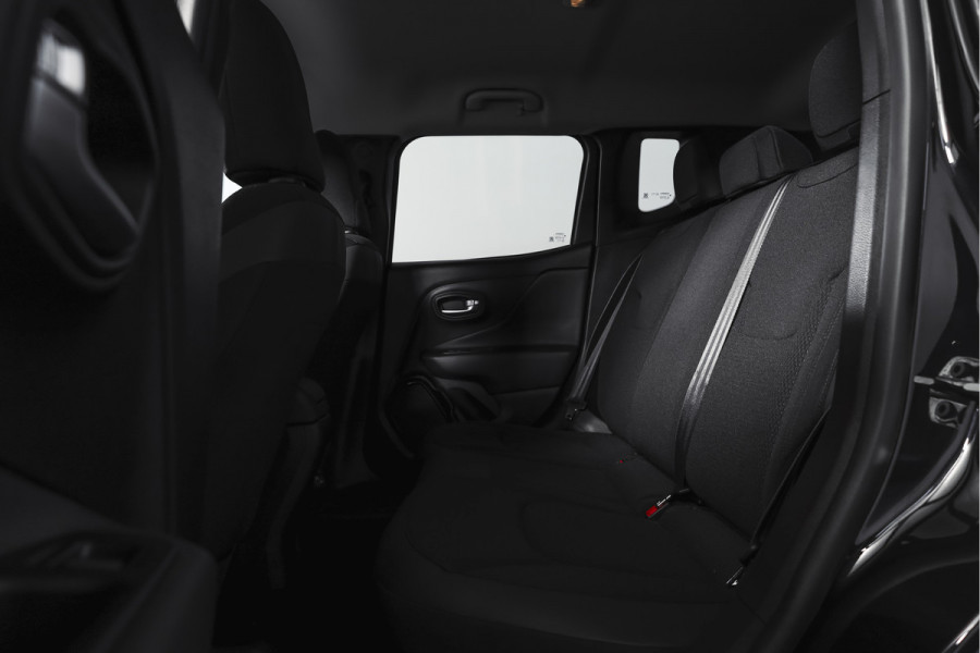 Jeep Renegade 1.6 E-Torq Night Eagle II 111PK | Cruise | PDC | NAV | ECC | DAB | LM 18" |