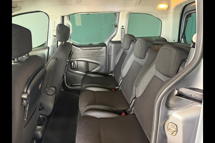 Peugeot Partner Tepee 1.2 PureTech Allure | Navigatie | Trekhaak | Distrb vernieuwd.