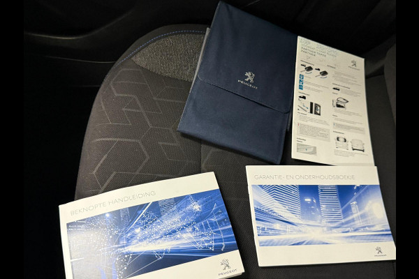 Peugeot Partner Tepee 1.2 PureTech Allure | Navigatie | Trekhaak | Distrb vernieuwd.
