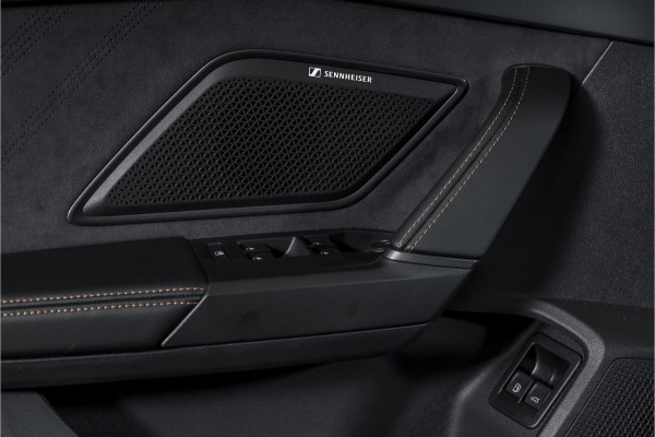 CUPRA Formentor 1.5 TSI e-Hybrid VZ Performance | Dig. Cockpit | Adapt. Cruise | Stoel-+Stuurverw. | PDC | Camera | NAV + App. Connect | ECC | Sennheiser | Elek. Klep | LM 19" | 5475