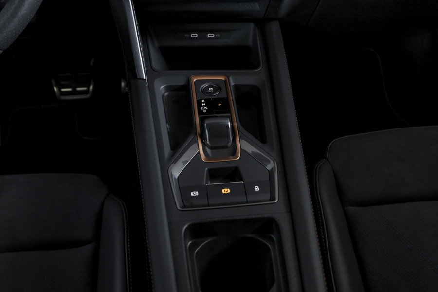 CUPRA Formentor 1.5 TSI e-Hybrid VZ Performance | Dig. Cockpit | Adapt. Cruise | Stoel-+Stuurverw. | PDC | Camera | NAV + App. Connect | ECC | Sennheiser | Elek. Klep | LM 19" | 5475