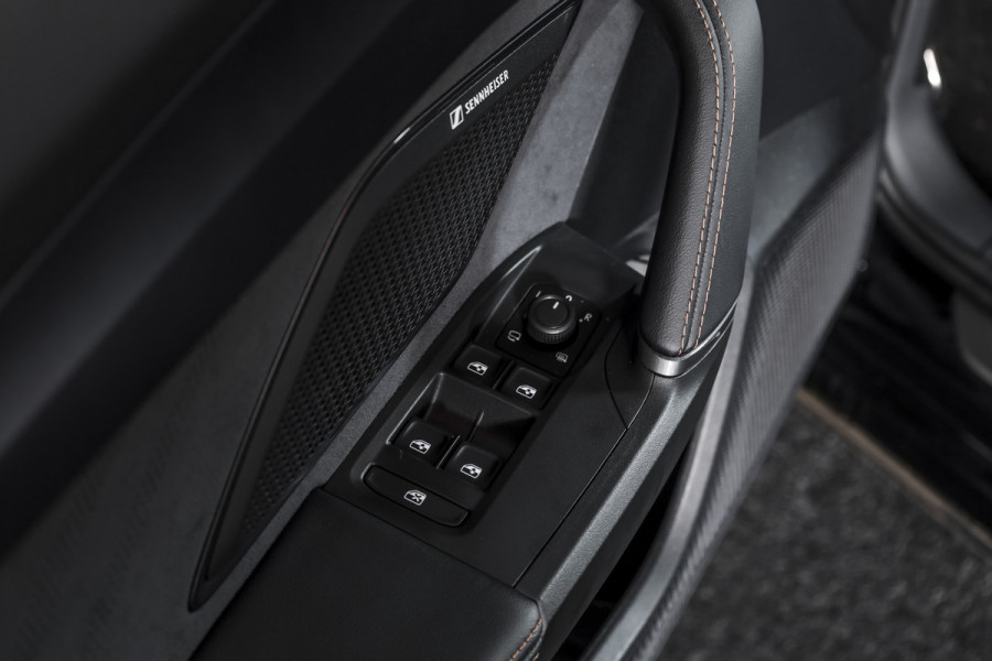 CUPRA Formentor 1.5 TSI e-Hybrid VZ Performance | Dig. Cockpit | Adapt. Cruise | Stoel-+Stuurverw. | PDC | Camera | NAV + App. Connect | ECC | Sennheiser | Elek. Klep | LM 19" | 5475