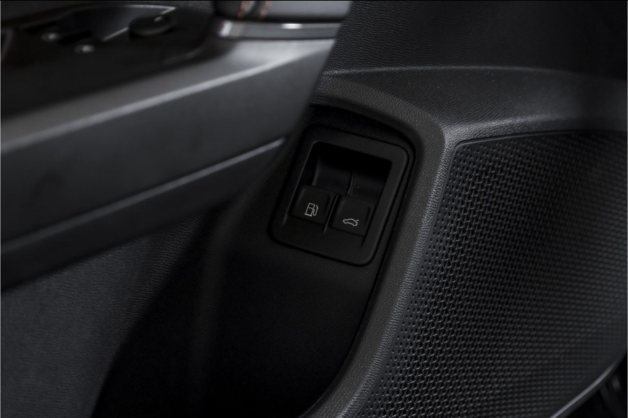 CUPRA Formentor 1.5 TSI e-Hybrid VZ Performance | Dig. Cockpit | Adapt. Cruise | Stoel-+Stuurverw. | PDC | Camera | NAV + App. Connect | ECC | Sennheiser | Elek. Klep | LM 19" | 5475