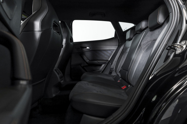 CUPRA Formentor 1.5 TSI e-Hybrid VZ Performance | Dig. Cockpit | Adapt. Cruise | Stoel-+Stuurverw. | PDC | Camera | NAV + App. Connect | ECC | Sennheiser | Elek. Klep | LM 19" | 5475