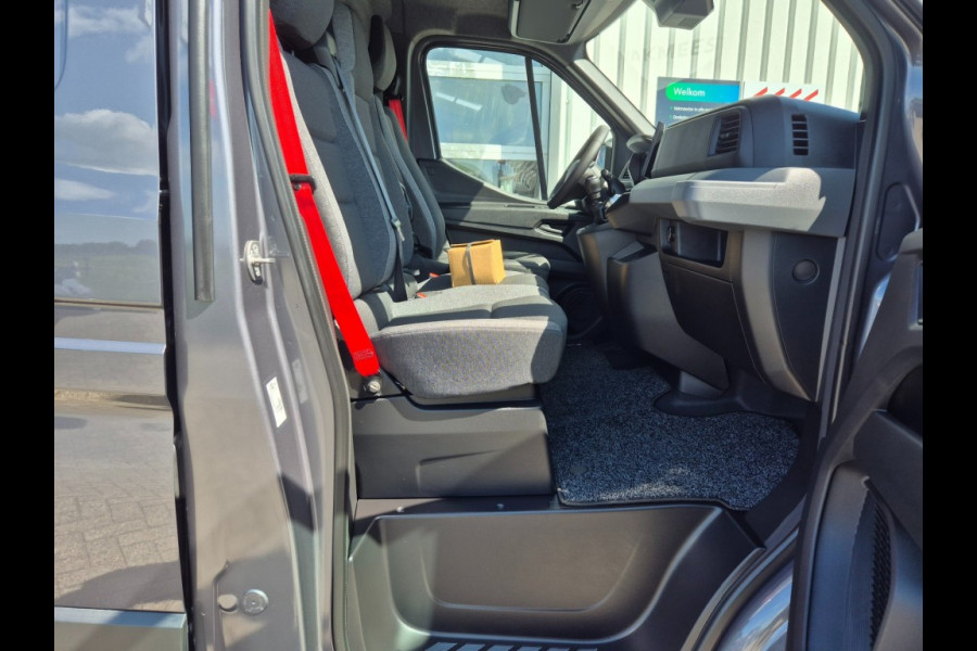 Renault Master 150.35 Red Edition L2H2 Trekhaak 2500 Kg BPM Vrij 12-2024