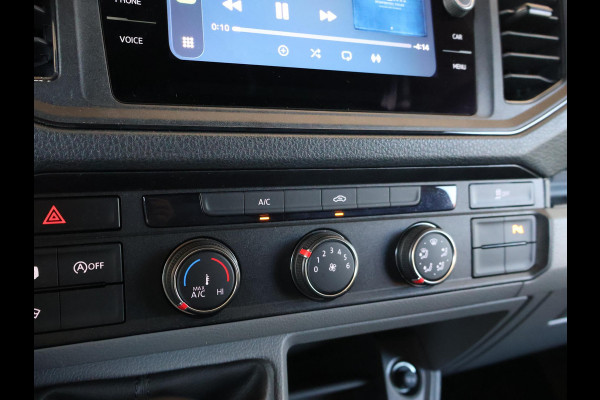 Volkswagen Crafter 35 2.0 TDI 140 PK L3H3 TWO-TONE + 3000 KG TREKHAAK | APPLE CARPLAY | CRUISE | SIDEBARS | NAVIGATIE