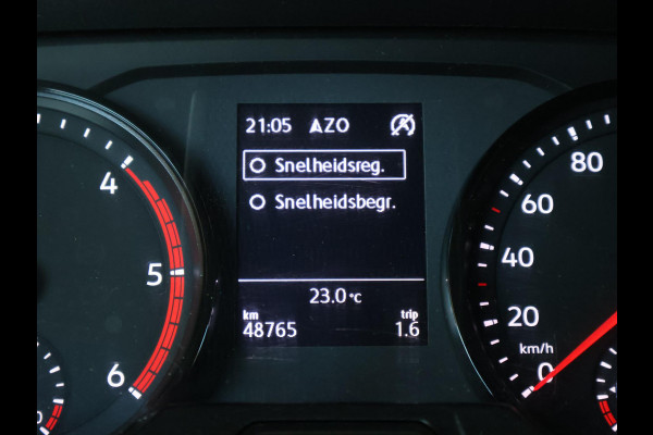 Volkswagen Crafter 35 2.0 TDI 140 PK L3H3 TWO-TONE + 3000 KG TREKHAAK | APPLE CARPLAY | CRUISE | SIDEBARS | NAVIGATIE