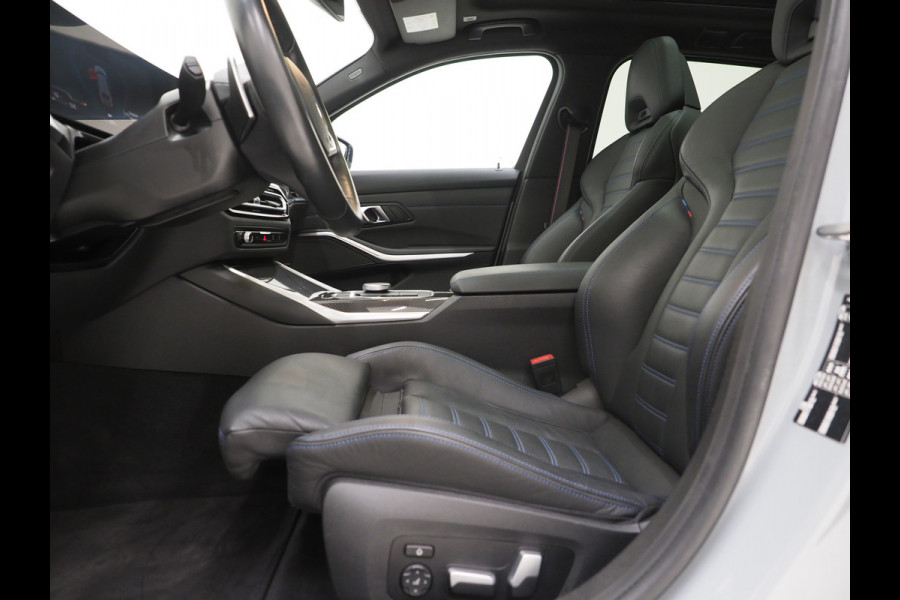BMW 3 Serie Touring 320i M Sport Pro Brooklyn Grey | M Pro Stoelen | Panoramadak | Harman/Kardon | Carbon | Camera | Memory | Sfeerlicht
