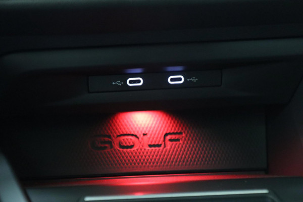 Volkswagen Golf 2.0 TSI GTI PANO/H&K/IQ-LIGHT/KEYLESS/CARPLAY/CAM/VOLL