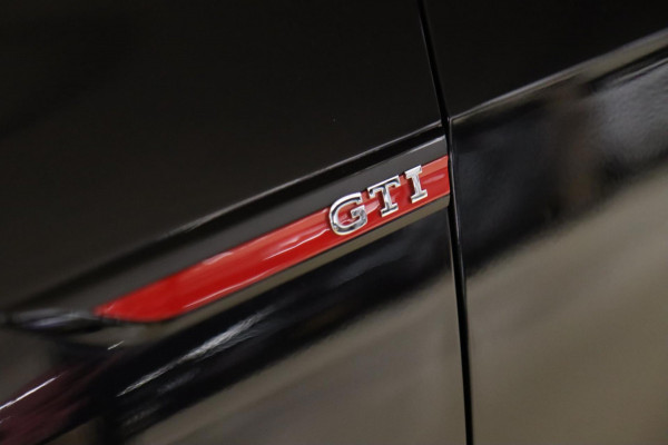 Volkswagen Golf 2.0 TSI GTI PANO/H&K/IQ-LIGHT/KEYLESS/CARPLAY/CAM/VOLL