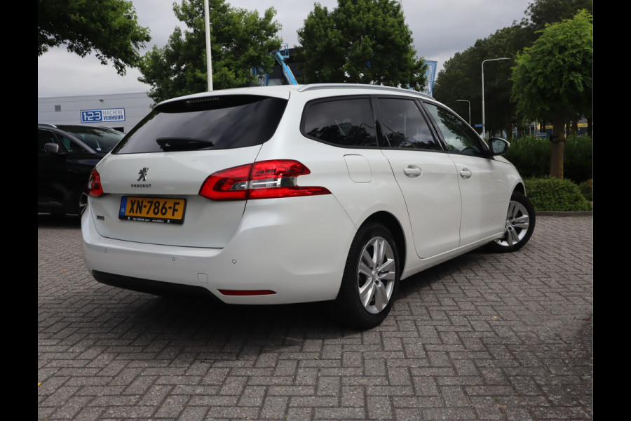 Peugeot 308 SW 1.2 PureTech Blue Lease Executive Navi / Climate / Pano / Pdc / Elekramen / Distributie recent vervangen / Onderhoud reeds uitgevoerd /