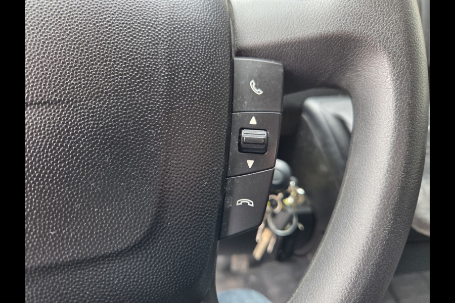 Citroën Jumper / Peugeot Boxer 140 PK Lowliner Laadklep / Oprijklep Lage instap Airco Cruisecontrol
