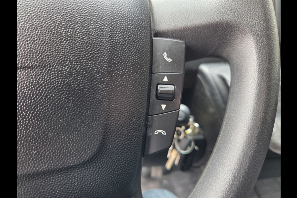 Renault Master / Peugeot Boxer 140 PK Lowliner Laadklep / Oprijklep Lage instap Airco Cruisecontrol