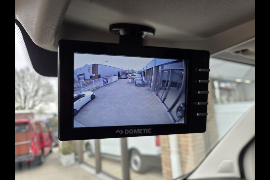 Renault Master / Peugeot Boxer 140 PK Lowliner Laadklep / Oprijklep Lage instap Airco Cruisecontrol