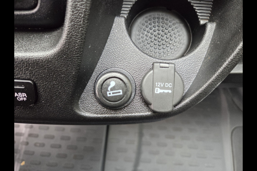 Renault Master / Peugeot Boxer 140 PK Lowliner Laadklep / Oprijklep Lage instap Airco Cruisecontrol