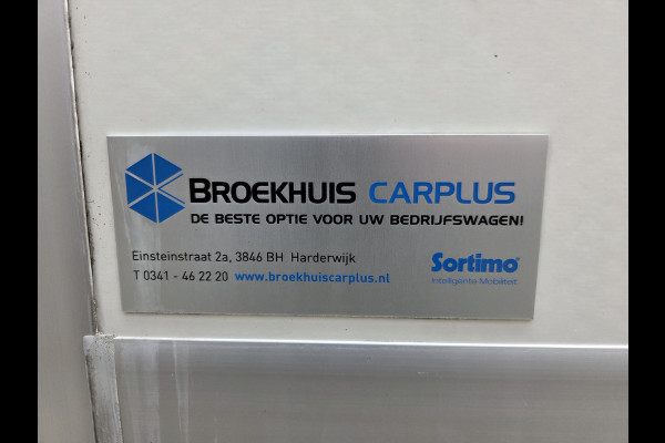 Renault Master / Peugeot Boxer 140 PK Lowliner Laadklep / Oprijklep Lage instap Airco Cruisecontrol