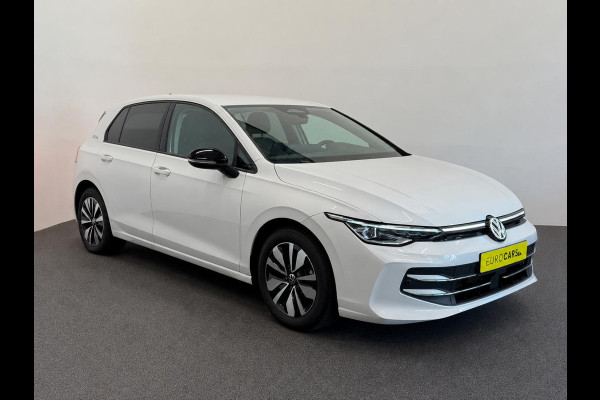 Volkswagen Golf 1.5 eTSI DSG7 Automaat Trekhaak Camera LED IQ Matrix Stoel en Stuurverwarming Adaptive Cruise Control Digitaal Display DAB Apple Carplay Android Auto Climate Control