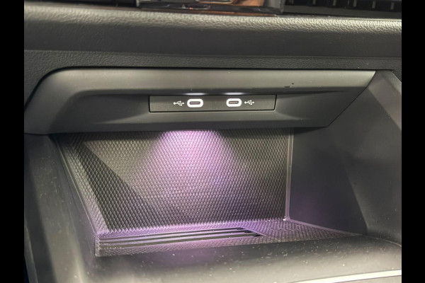 Volkswagen Golf 1.5 eTSI DSG7 Automaat Trekhaak Camera LED IQ Matrix Stoel en Stuurverwarming Adaptive Cruise Control Digitaal Display DAB Apple Carplay Android Auto Climate Control
