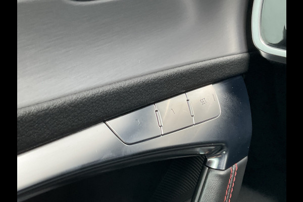 Audi RS6 4.0 TFSI 600PK Ceramic HUD Carbon Nardo 4WS Pano.dak Softclose B&O 360° Dealer-Serviced!