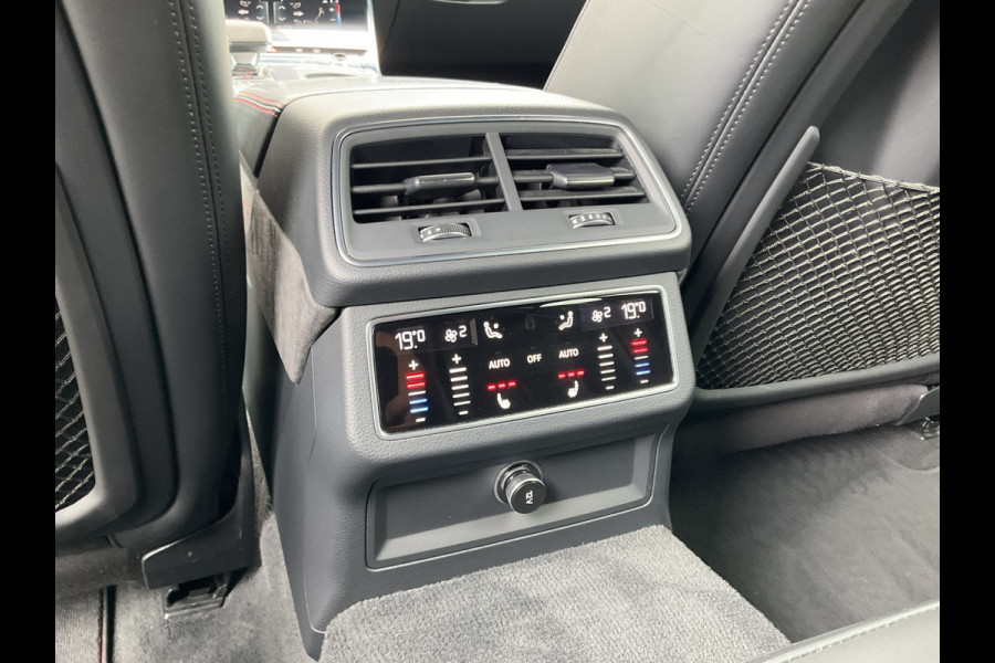 Audi RS6 4.0 TFSI 600PK Ceramic HUD Carbon Nardo 4WS Pano.dak Softclose B&O 360° Dealer-Serviced!