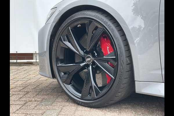 Audi RS6 4.0 TFSI 600PK Ceramic HUD Carbon Nardo 4WS Pano.dak Softclose B&O 360° Dealer-Serviced!