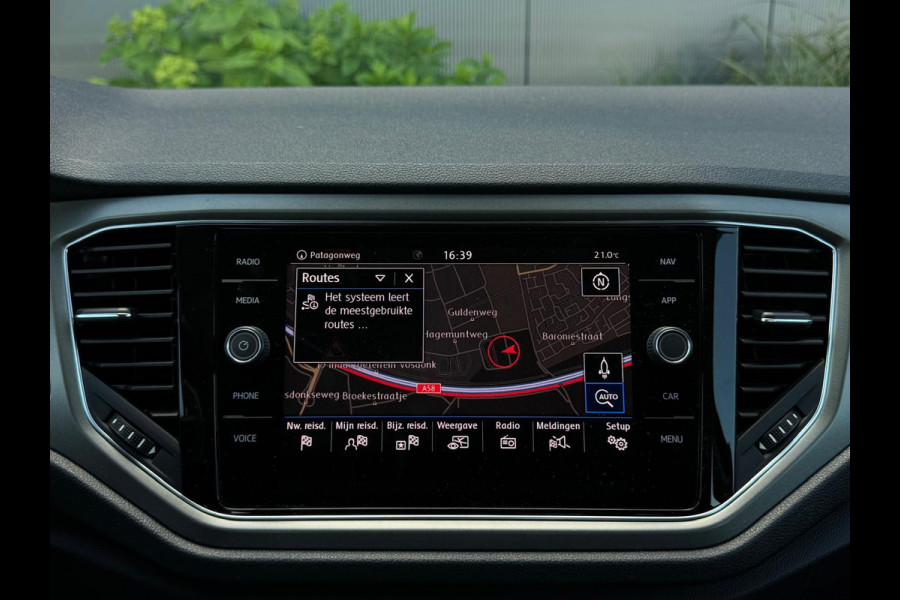 Volkswagen T-Roc 1.5 TSI Style DSG NAVI|PDC|TREKHAAK|AIRCO|MF STUUR|ELEK PAKKET