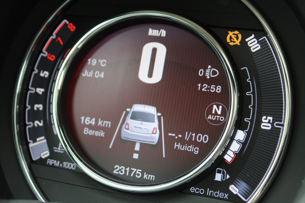 Fiat 500 0.9 TwinAir Turbo Lounge | Lage KM! | Panoramadak | Parkeersensoren | Navigatie